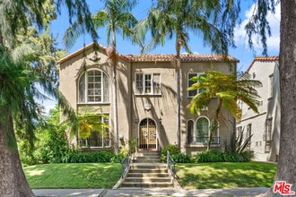 Building Photo - 8861 Alden Dr