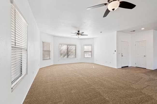 Building Photo - 30595 Sierra Pl