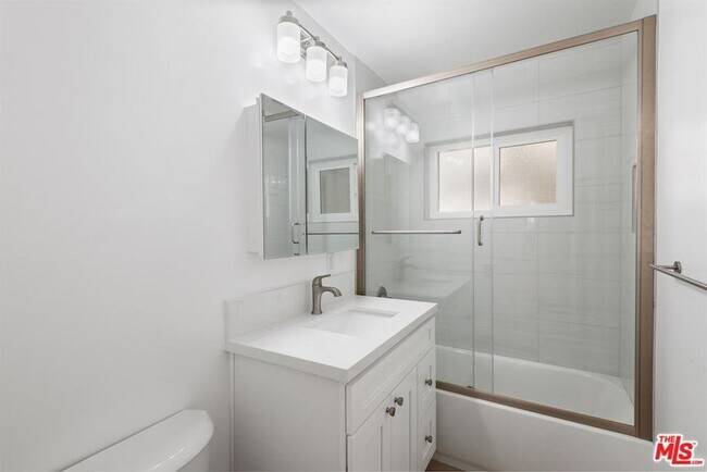 Building Photo - 2451 Corinth Avenue, Los Angeles, CA 90064...