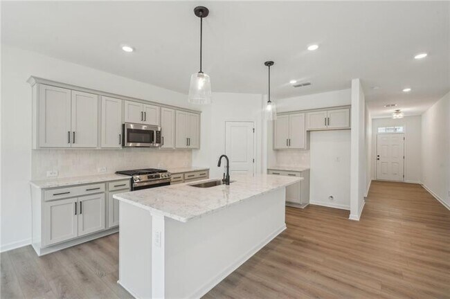 Building Photo - 522 Silverleaf Trl