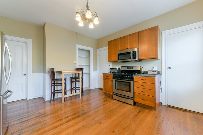 Building Photo - 21 Plainfield St