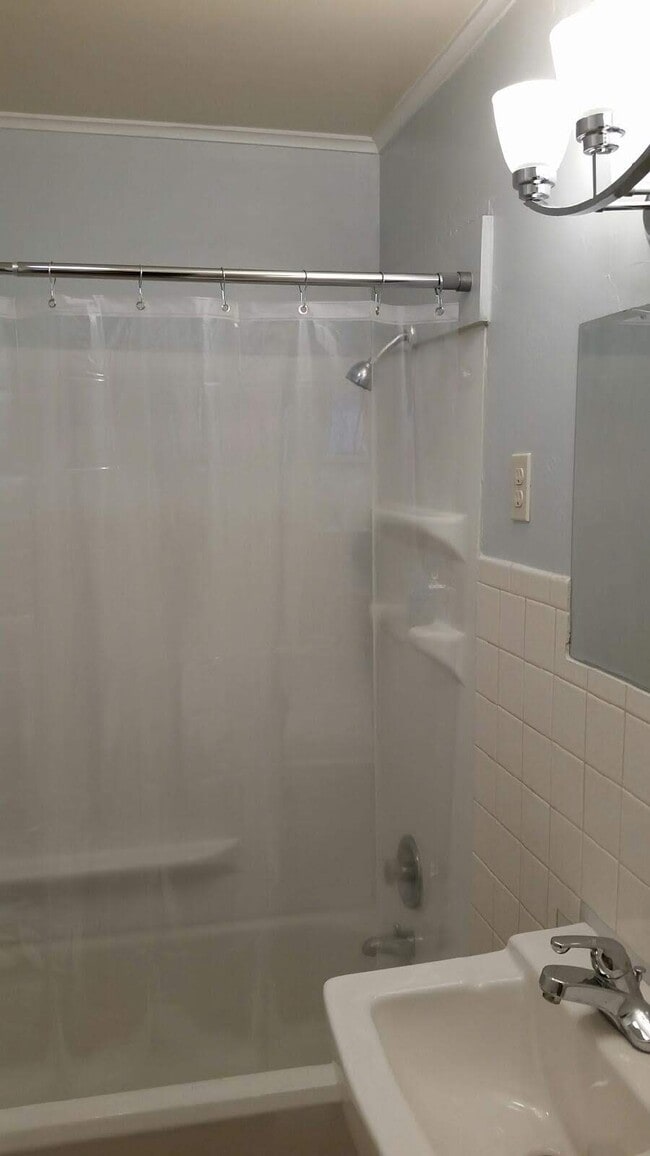 Bathroom shower - 525 25th St