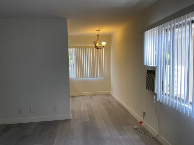 Sitting area - 1512 Butler Ave