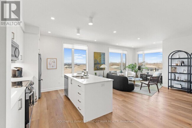 Building Photo - 655 Wanaki Rd.