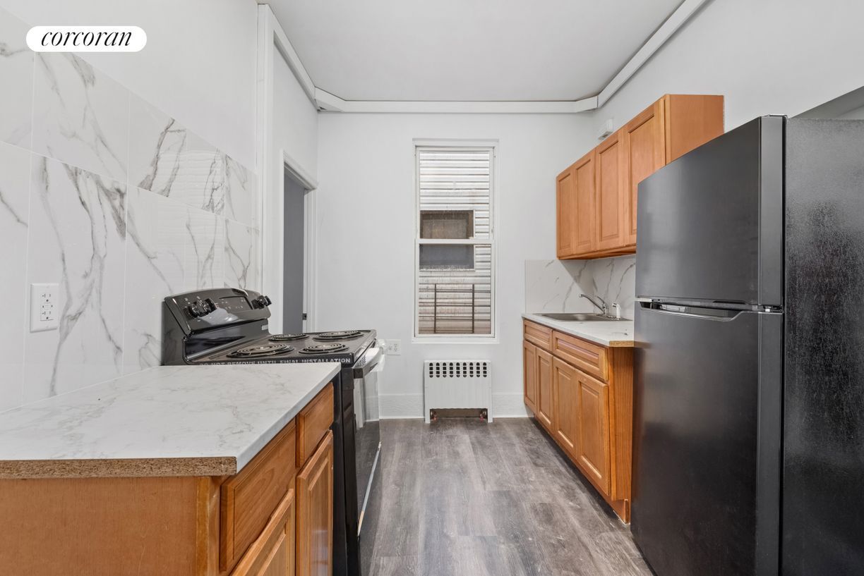 73 Hill St, Brooklyn, NY 11208 Room for Rent in Brooklyn, NY