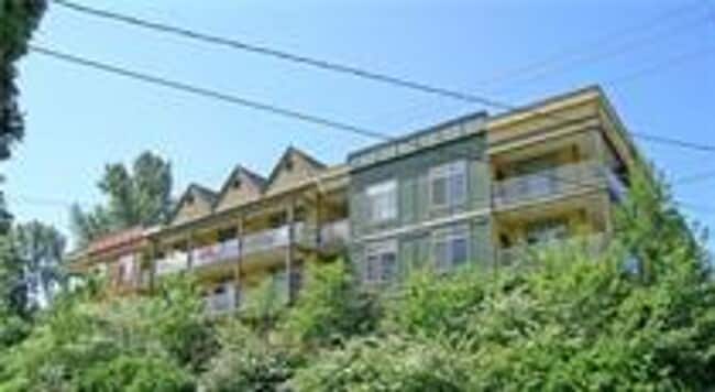 Foto del edificio - Beautiful Corner Condo In Central Location