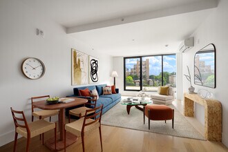 Building Photo - Hudson 44