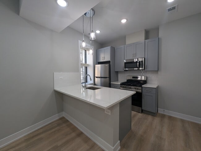 Foto del edificio - 423 W Belden Ave