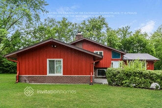 Building Photo - 4913 Lakeshore Dr