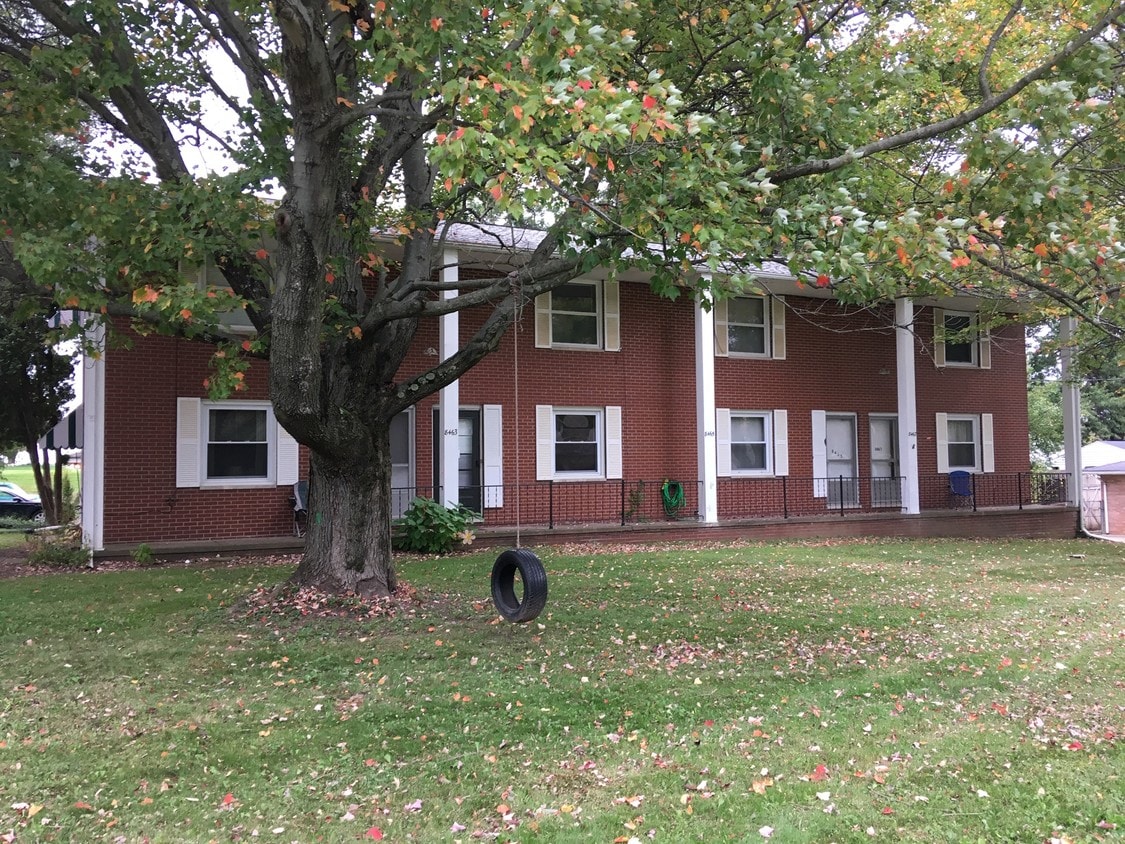 8463 Pleasantwood Ave NW, North Canton, OH 44720 Townhome Rentals in