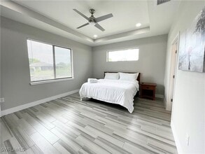 Building Photo - 812 SW 8th Pl