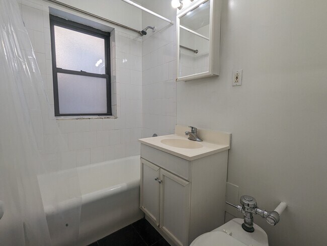 Foto del edificio - 535 W Arlington Pl