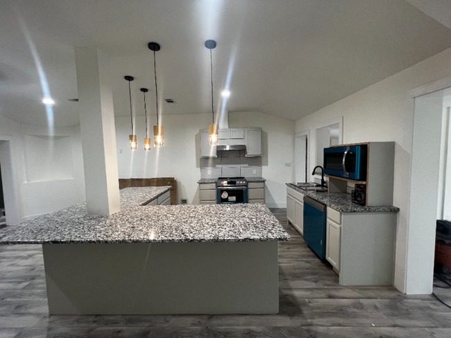 Photo - 208 Cliffdale Ave House