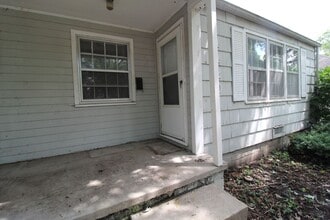 Building Photo - 4420 S Parkway Dr