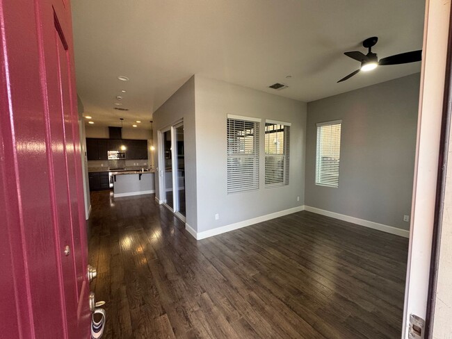 Foto del edificio - Single family North Natomas home | 3 bedro...