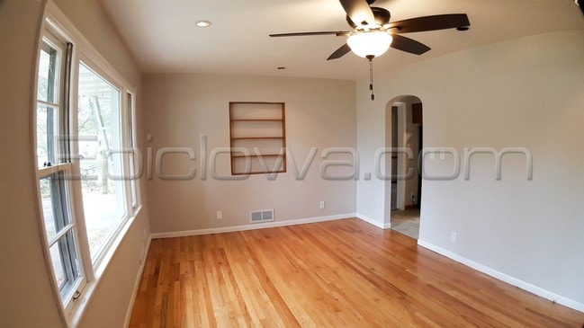 Foto del edificio - 1108 Crestview Dr SE