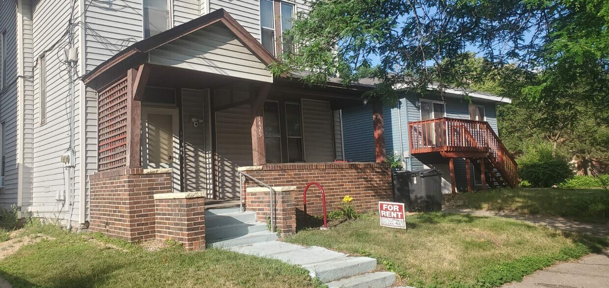 Foto principal - 1425 6th St SE