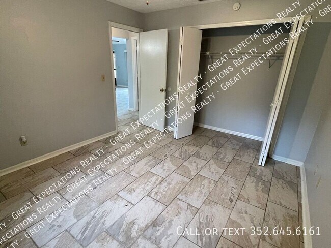 Foto del edificio - 5105 SE 106th St