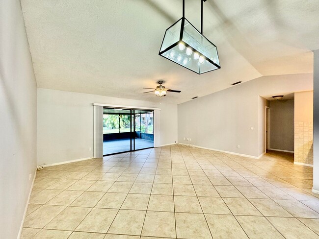 Building Photo - 21 Farnworth Dr