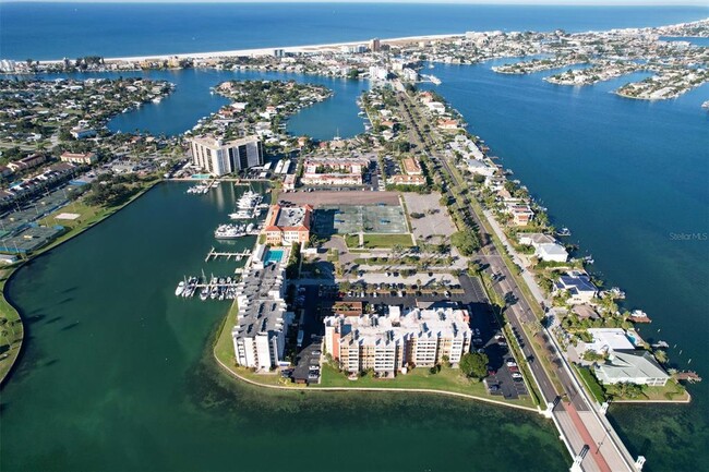 Building Photo - 500 Treasure Island Causeway