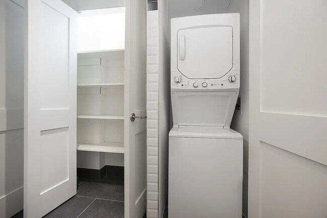 Building Photo - 164 Attorney St