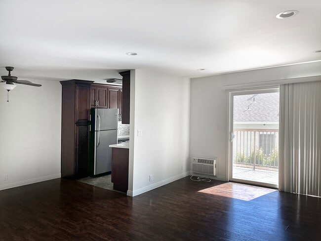 Foto del edificio - 1142 N Fuller Ave