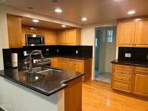 Building Photo - 5414 Palm Dr