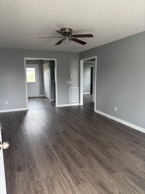 Building Photo - 123 Village Cir