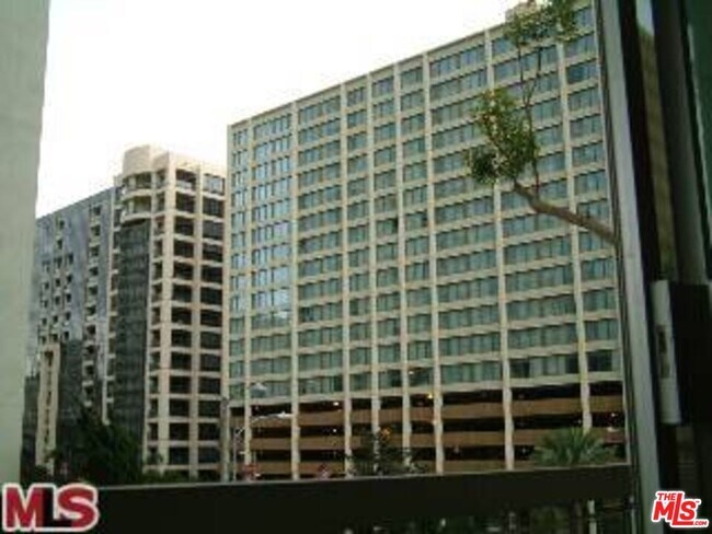 Foto del edificio - 10751 Wilshire Blvd