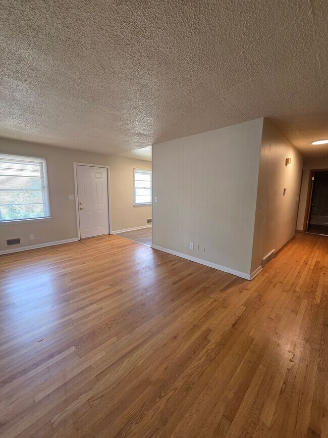 Foto del edificio - 4301 Eastridge Dr