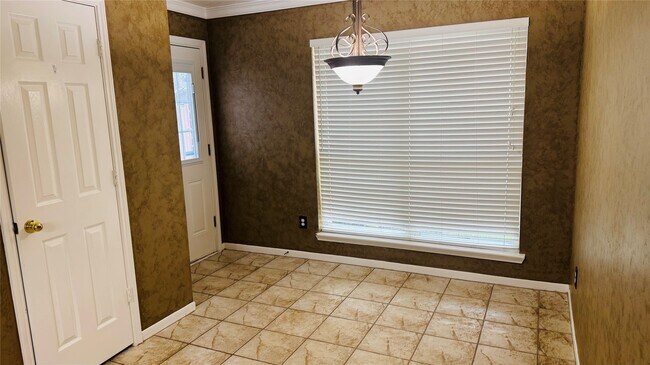 Foto del edificio - 5808 Forest Timbers Dr