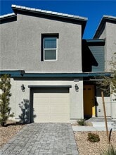 Building Photo - 10920 Rollingford Ave