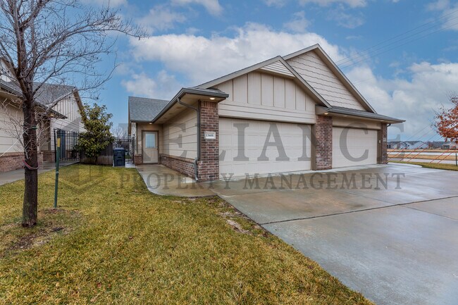 Building Photo - 13615 W Hunters View Ct