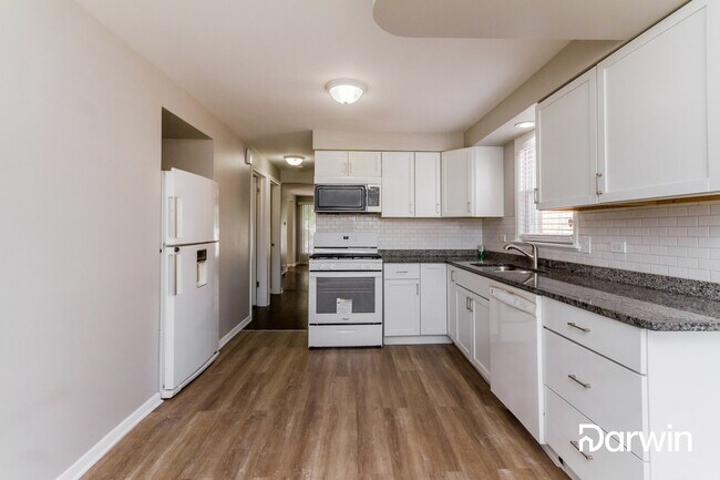 Foto del edificio - 3008 W 107th St