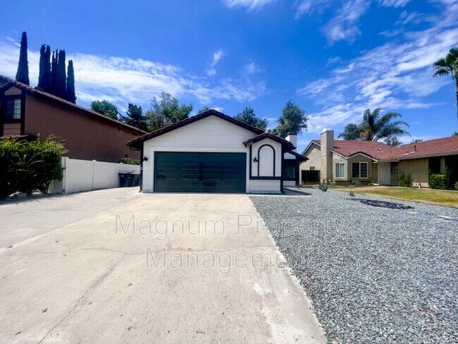 Building Photo - 27045 Rainbow Creek Dr