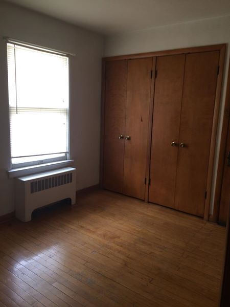 Building Photo - 1002 W 4th St