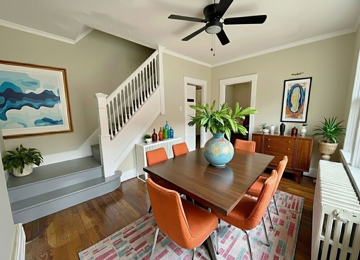 Primary Photo - 2 Bedroom 1 Bathroom in Lancaster City!