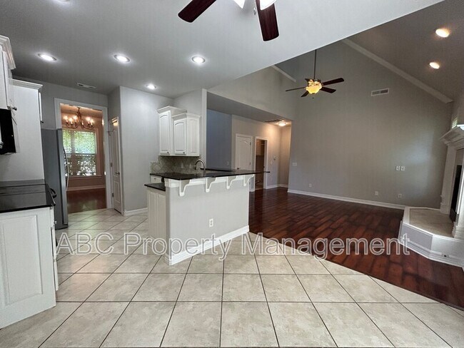 Foto del edificio - 3809 River Bend Dr