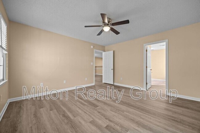 Foto del edificio - 101 Fairwoods Ct