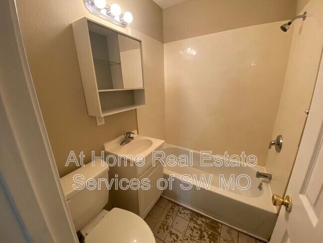 Foto del edificio - 313 W Grand St