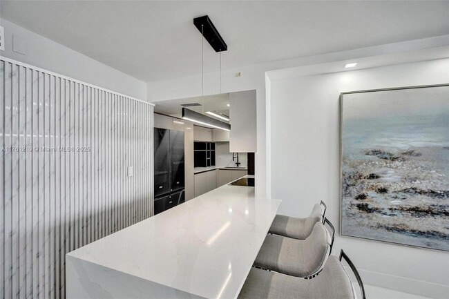 Building Photo - 6039 Collins Ave