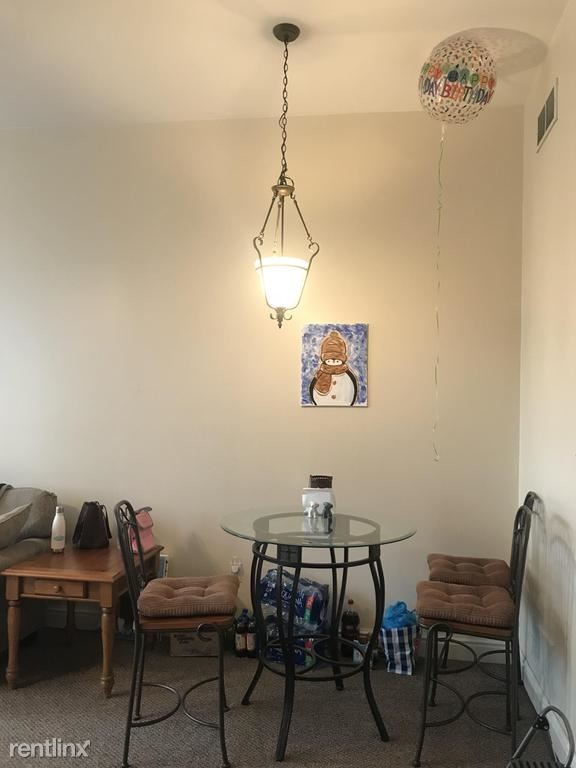 Building Photo - 2304 1/2 E Carson St