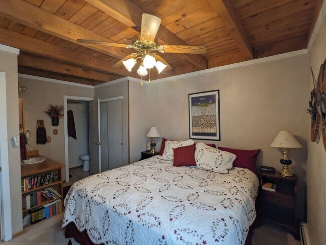 Foto del edificio - Long Term Rental- Treehouse Condominiums G104