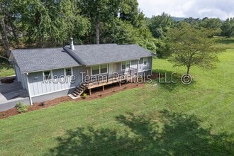 Building Photo - 255 Brookside Dr