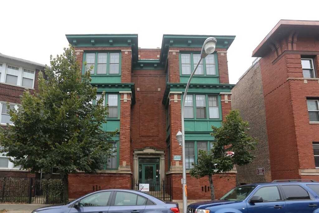 Primary Photo - 4140 N Clarendon Ave