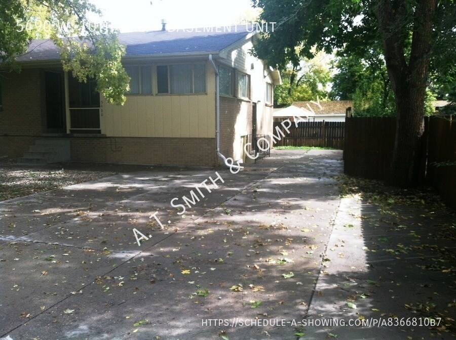 Primary Photo - 5490 W 10th Ave