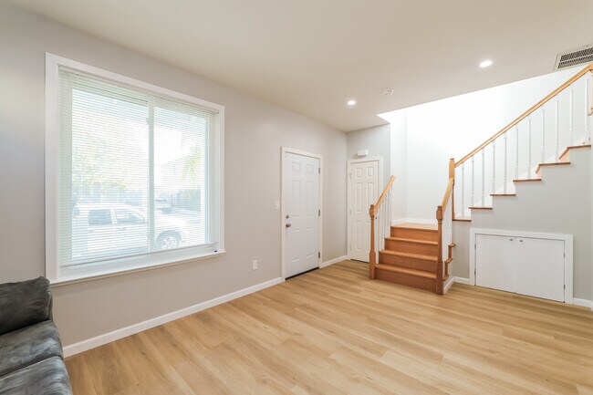 Foto del edificio - 139 Gibson Ave