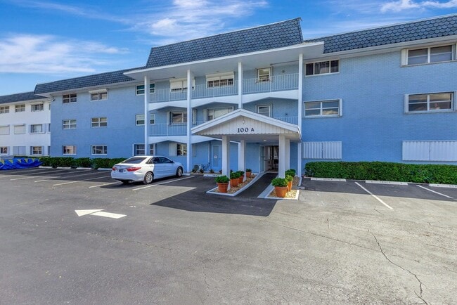 Photo - 100 Shore Ct Apartment