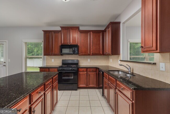 Foto del edificio - 168 Summer Grove Ln