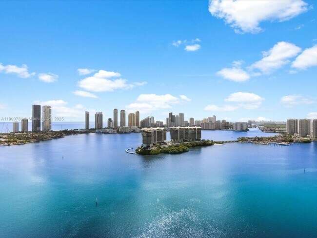 Foto del edificio - 3370 Hidden Bay Dr